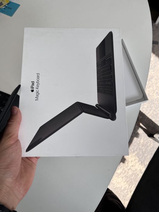 Продаётся iPad Air + Клавиатура