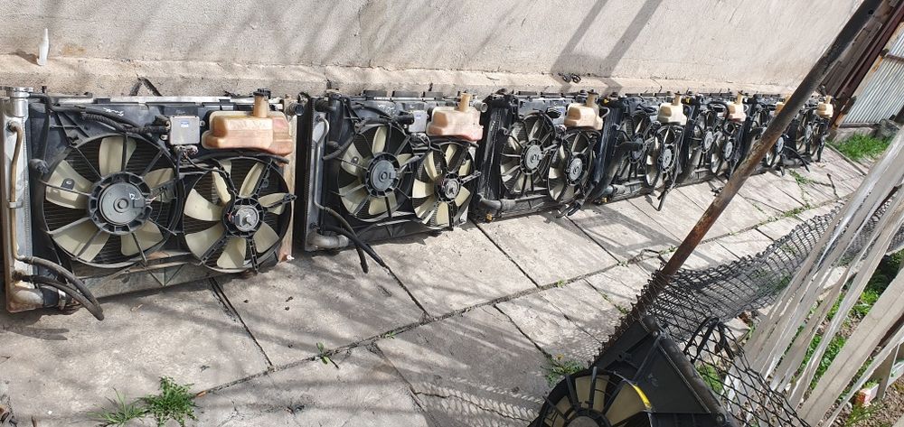 Радиаторы кондиционера на лексус.