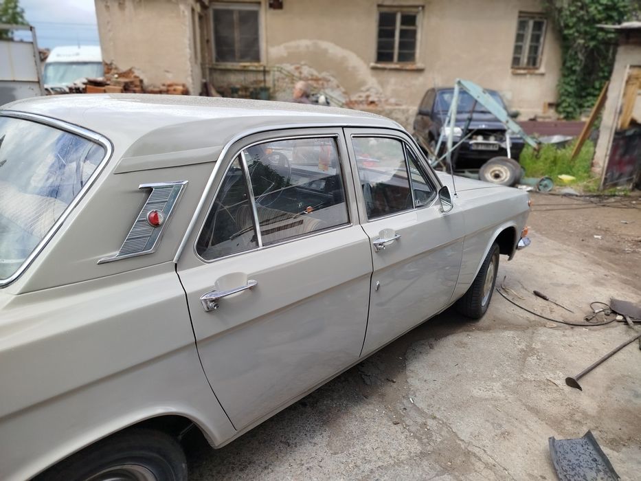 Продавам автентична Волга Газ 24