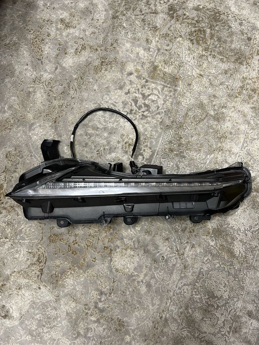 DRL + Semnalizare stanga pentru Lexus NX300h