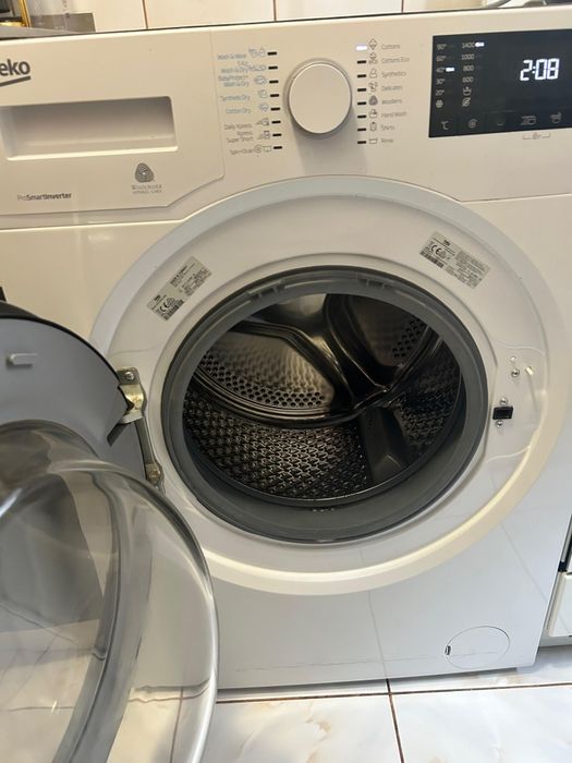 Vând mașină de spălat 8 kg cu uscător inclus – BEKO