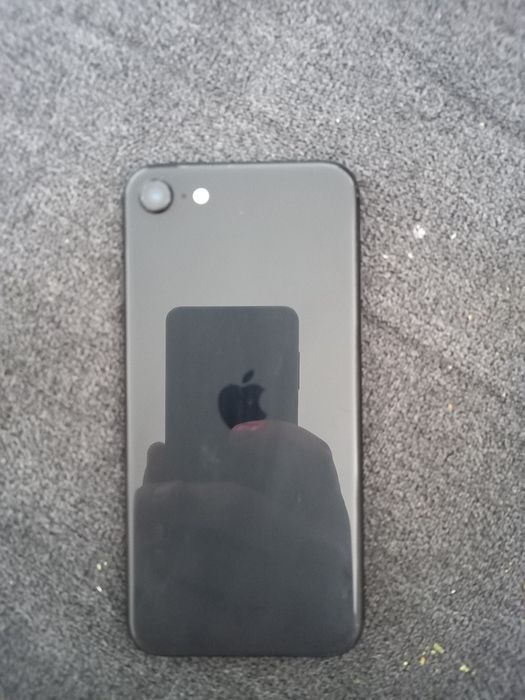 Iphone se2 64gb като нов