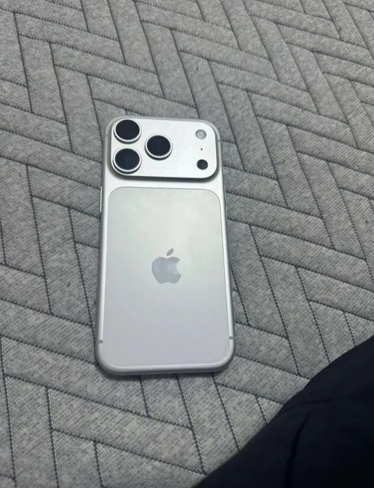 Iphone 17 pro 256 SILVER