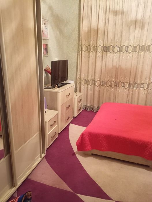 продам дом 7 комнатныи