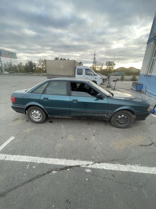 Ауди  б4  600 тысяч