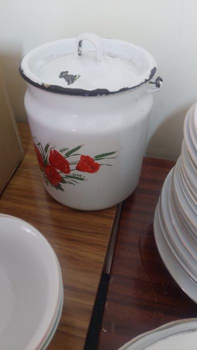 Әр түрлі ыдыстар