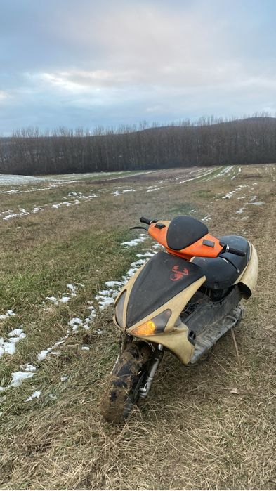 Vand sau schimb Scuter 80cc benelli 491