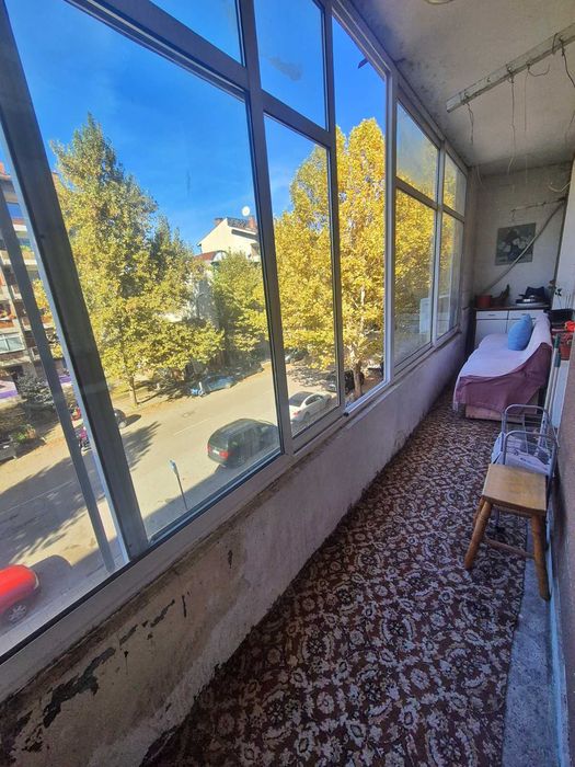 Апартамент в центъра на гр. Левски, с гараж .