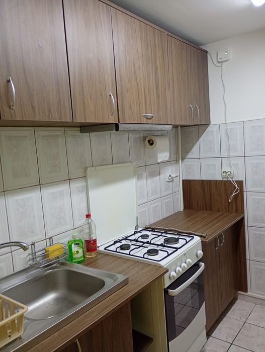 Închiriez Garsoniera