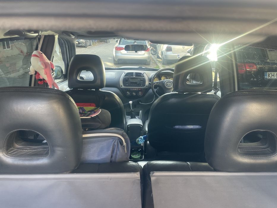 Toyota rav4 2.0 d4d  na chasti