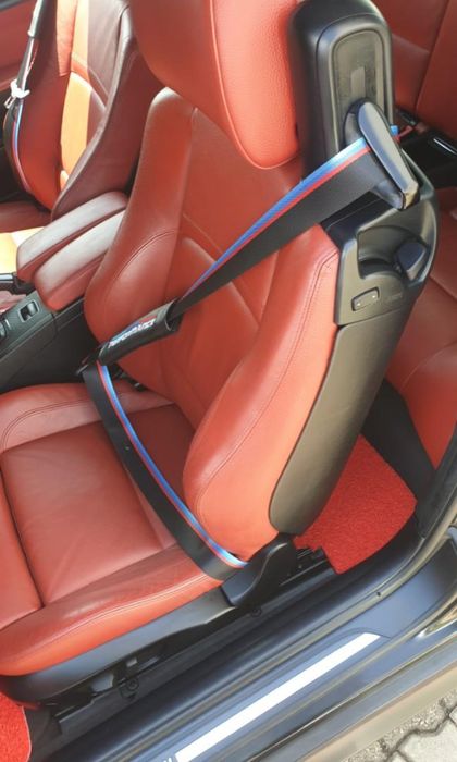 M колан за автомобил