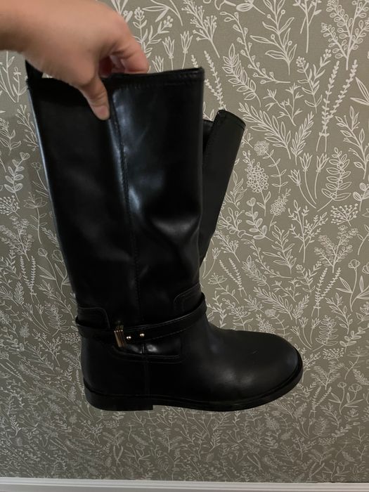Сапоги женские. 36 размер . Zara