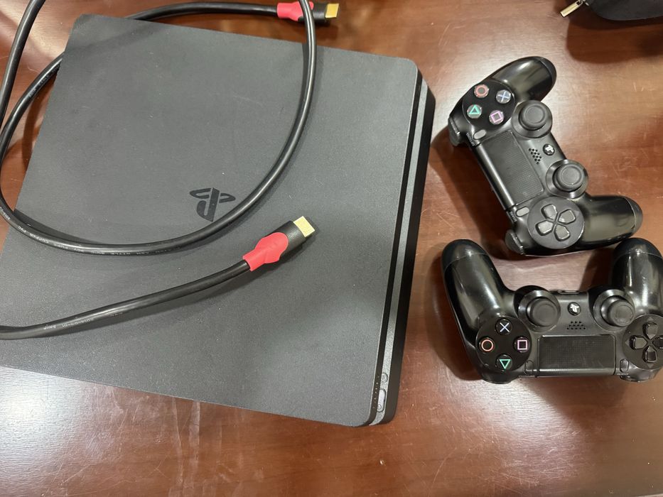 Playstation 4 slim 500gb 2 геймпад