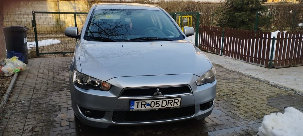 Vând Mitsubishi Lancer Sport Sedan