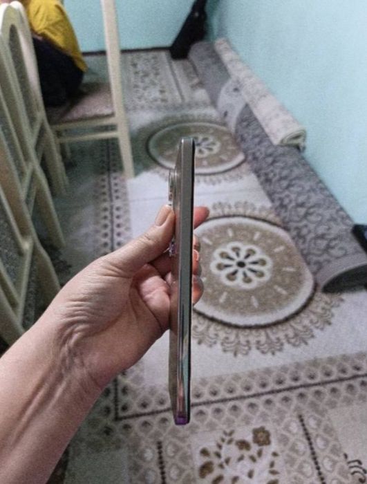 Продам смартфон Vivo V50 Lite