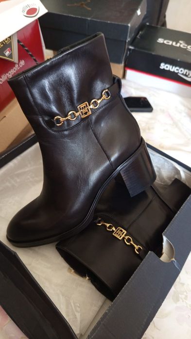 Botine Tommy noi în cutie