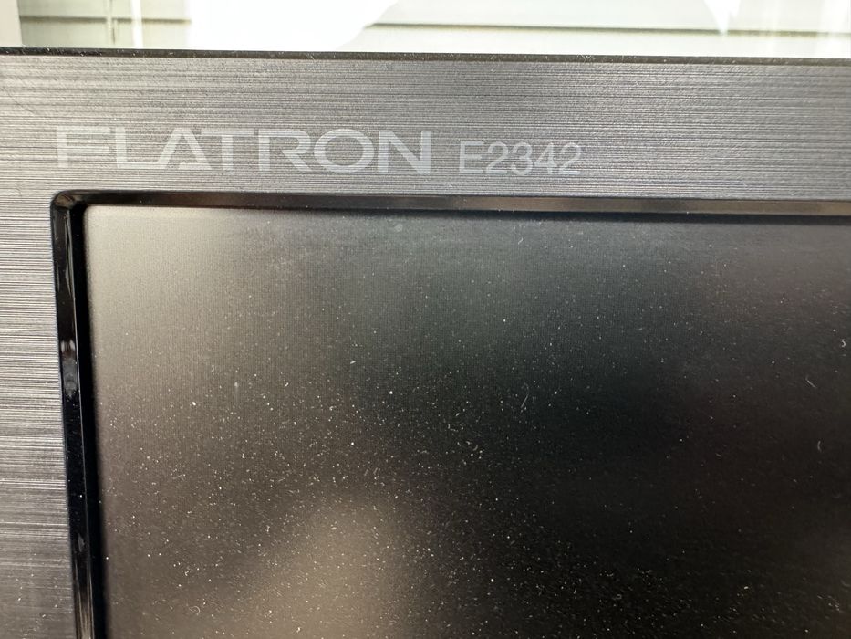 Стар монитор LG 22”