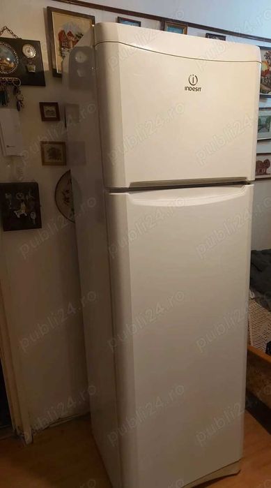 Vand combina frigorifica INDESIT functionala convenabil ,consum mic