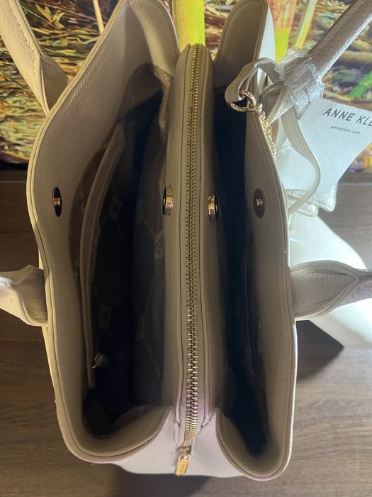 Намалена! Класическа чанта за ръка Anne Klein