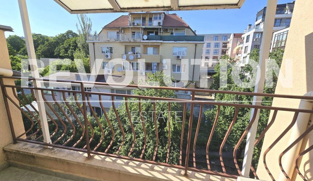 Дава се под наем Четиристаен апартамент в Варна, Бриз - 130 кв.м за 750 € - Снимка #12