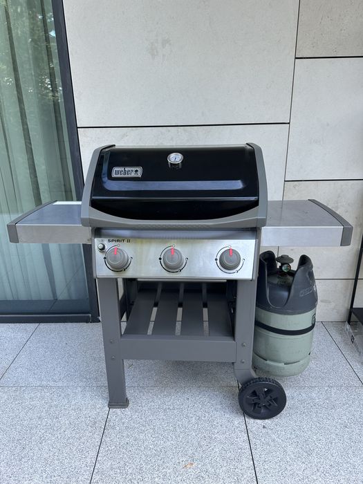 Gratar pe gaz Weber Spirit II E-310 (3 arzătoare) + Husă Weber