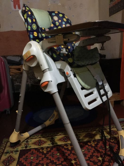Срочно продам стульчик для кормления ребенка в хорошем состоянии