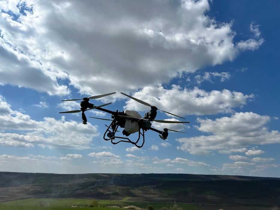 Tratamente fitosanitare cu drona agricolă T50 Agras