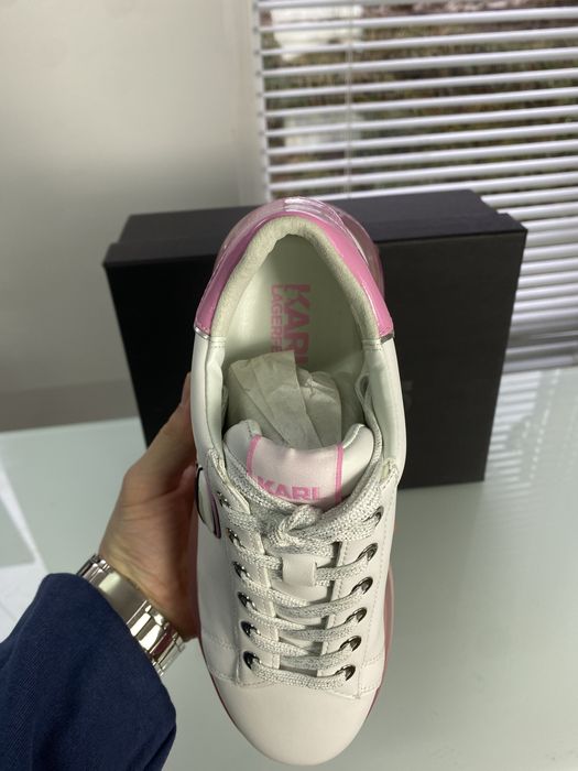 Karl Lagerfeld, model Kapri Kushion Karl NFT Lo Lace