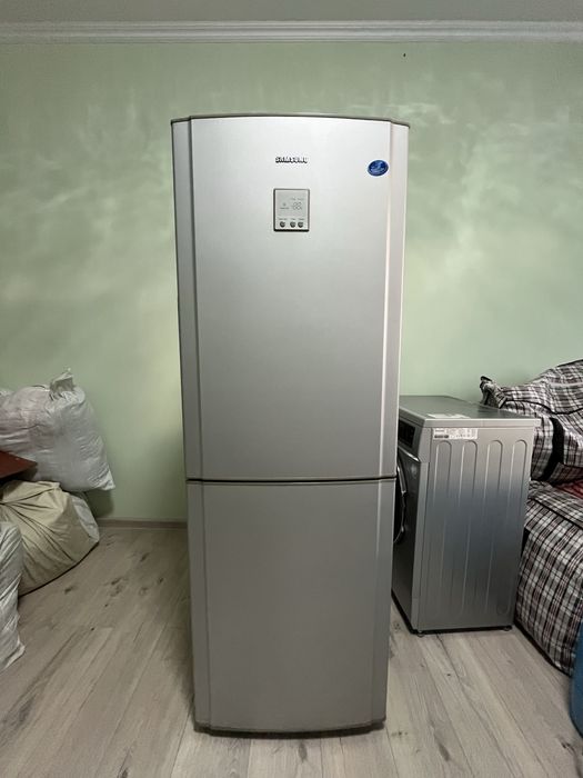 Холодильник Samsung