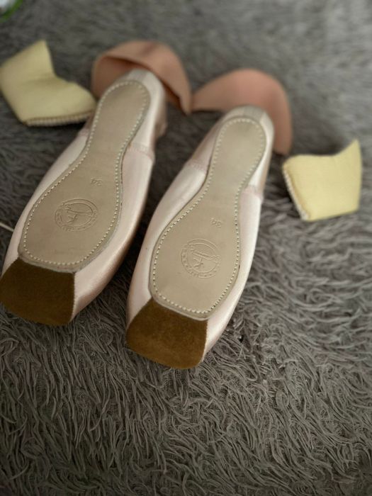 Пуанты детские простые