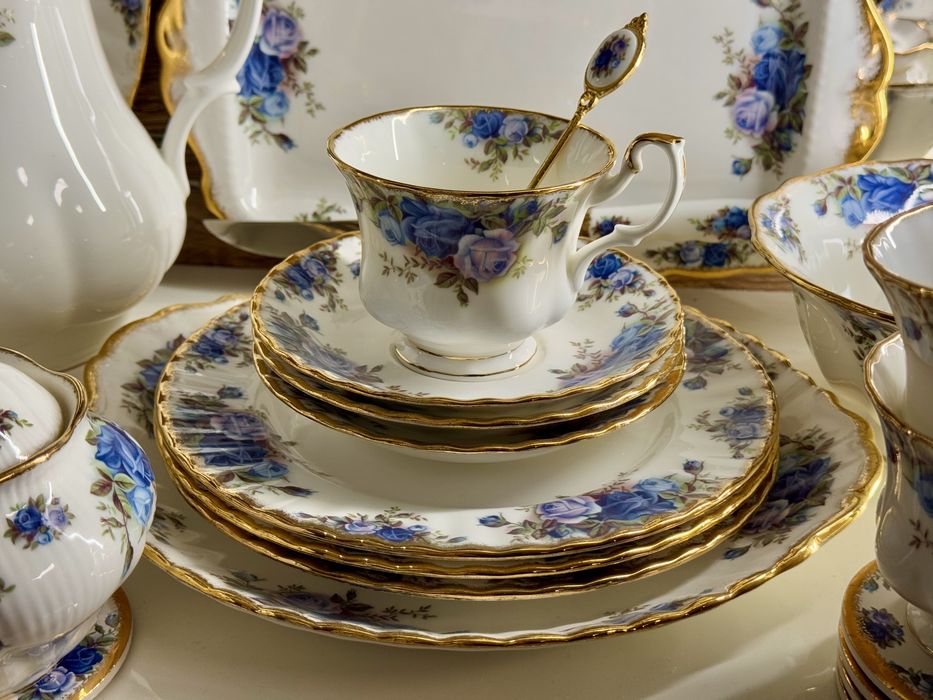 Royal Albert Moonlight Rose