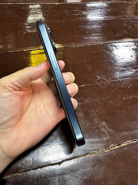 Iphone 15 pro 128 gb……