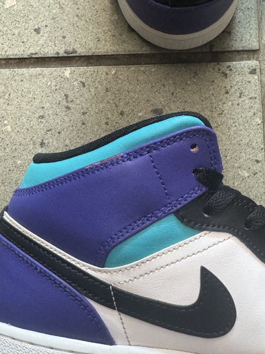 Jordan 1 mid purple white