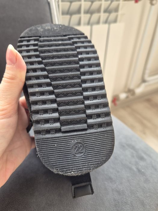 Продам зимние детские ботинки