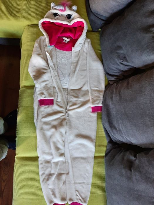 Много пухкав и топъл космонавт (onesie) еднорог