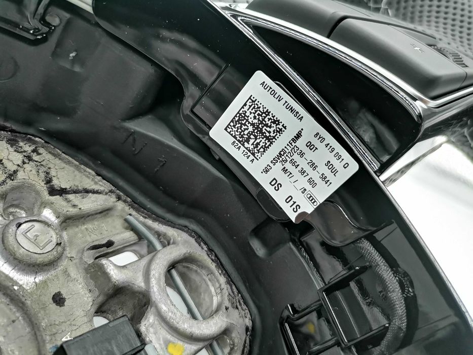 Нов OE Черен Кожен Спортен Волан с Лопатки Audi A3 S3 RS 8Y0419091Q Д