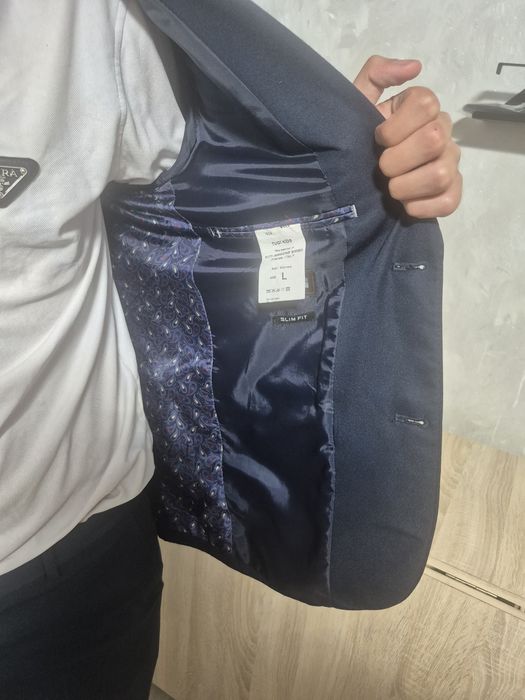 Продам брючный костюм