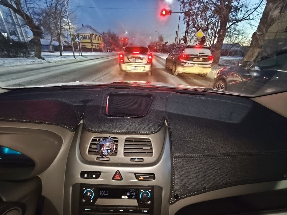 Продам накидку на панель кобальт