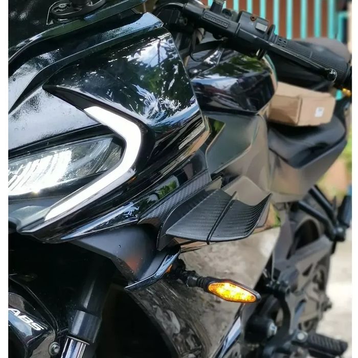 Аеродинамични крила за мотор мотоциклет