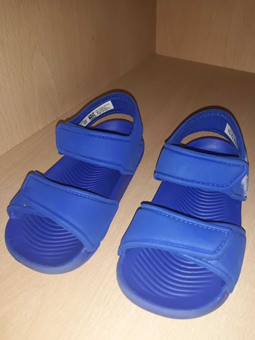 Детски сандалки adidas altaswim