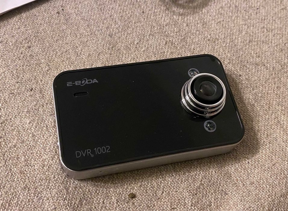 Cameră auto DVR E-Boda 1002 Full HD 2.4” nouă în cutie completă