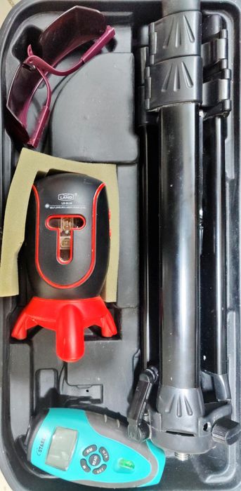 Лазерный уровень с дальномером