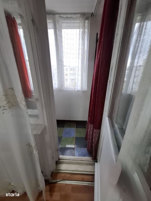 Apartament  de 3 camere, zona Orizont,potential excelent