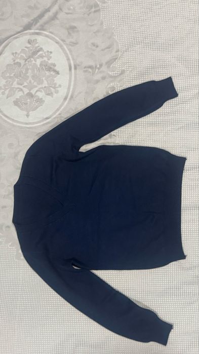 Легкая кофта/свитер