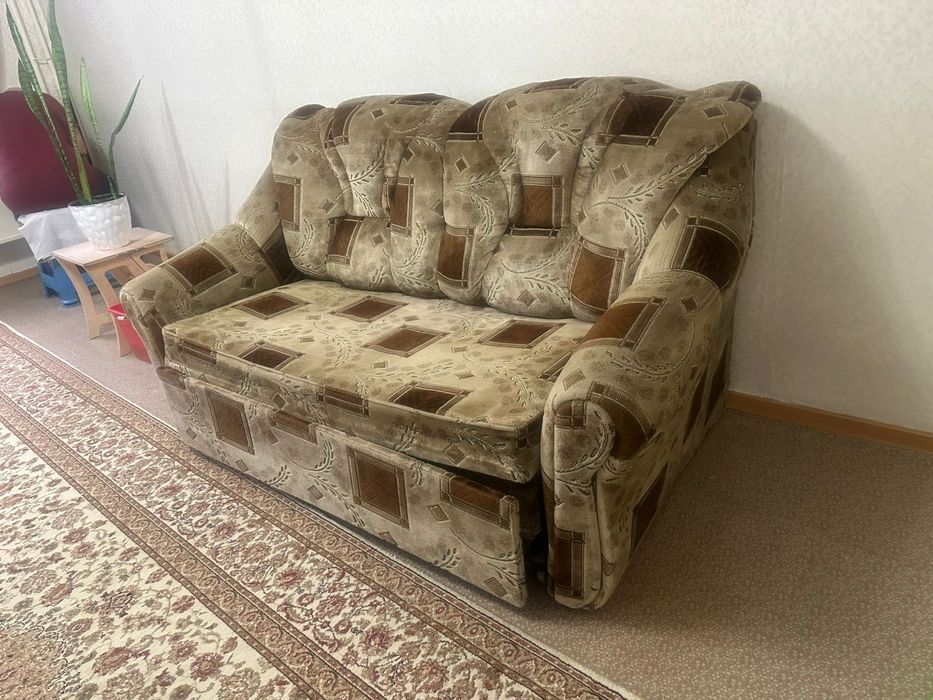 Отдам даром диван
