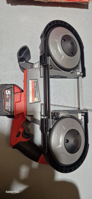 Hilti, Milwaukee ferestrau panglica pe acumulator