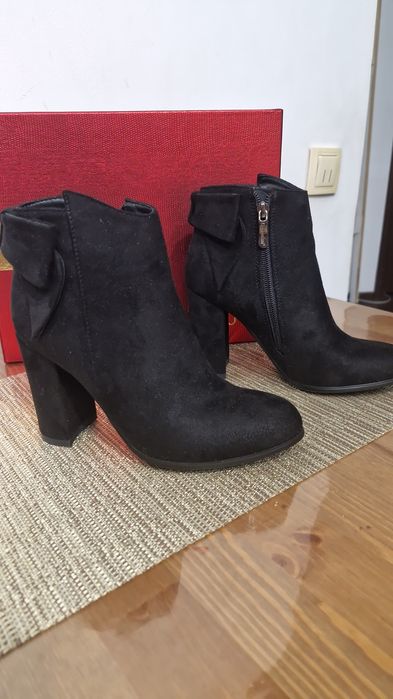 Ботильоны новые черные.