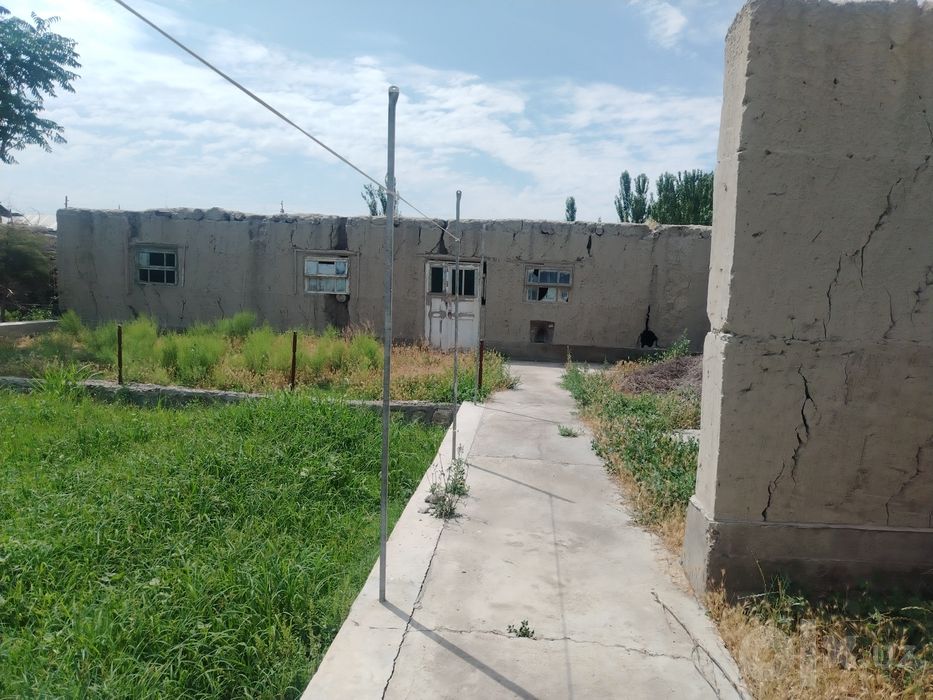 16 sotixlik hovli sotiladi