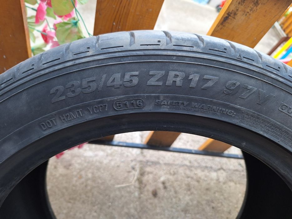 4бр Гуми 50€ 235/45/17