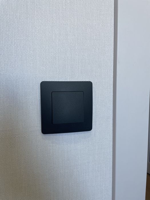 Выключатель новый черный матовый